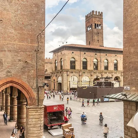 Casa Isolani Luxury Rooms Piazza Maggiore 1 Bologna Exterior photo