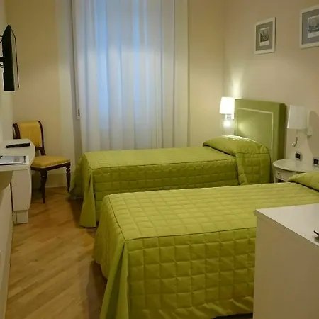 Casa Isolani Luxury Rooms Piazza Maggiore 1 Bologna Exterior photo