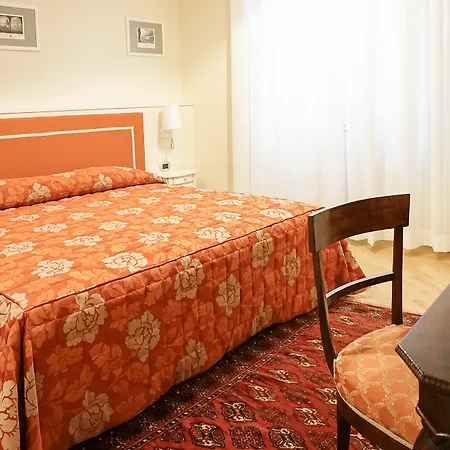 Casa Isolani Luxury Rooms Piazza Maggiore 1 Bologna Exterior photo