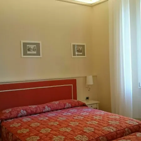 Casa Isolani Luxury Rooms Piazza Maggiore 1 Bologna Exterior photo