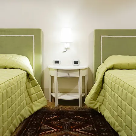 Casa Isolani Luxury Rooms Piazza Maggiore 1 Bologna Exterior photo