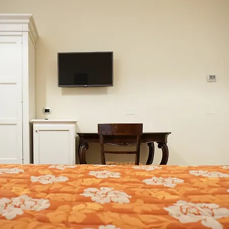 Casa Isolani Luxury Rooms Piazza Maggiore 1 Bologna Exterior photo