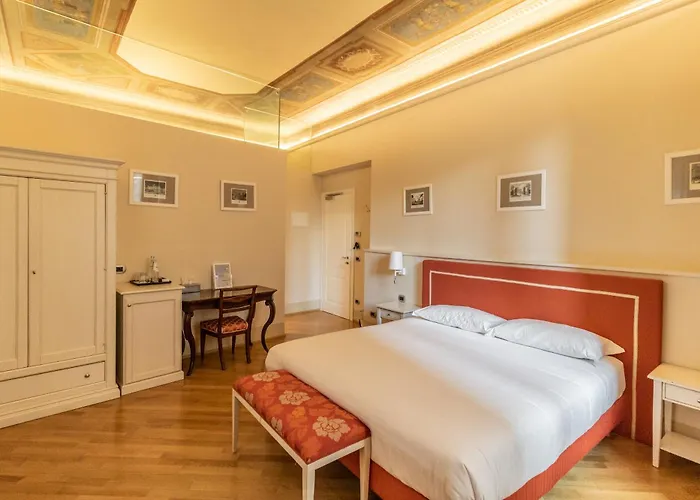 Casa Isolani Luxury Rooms Piazza Maggiore 1