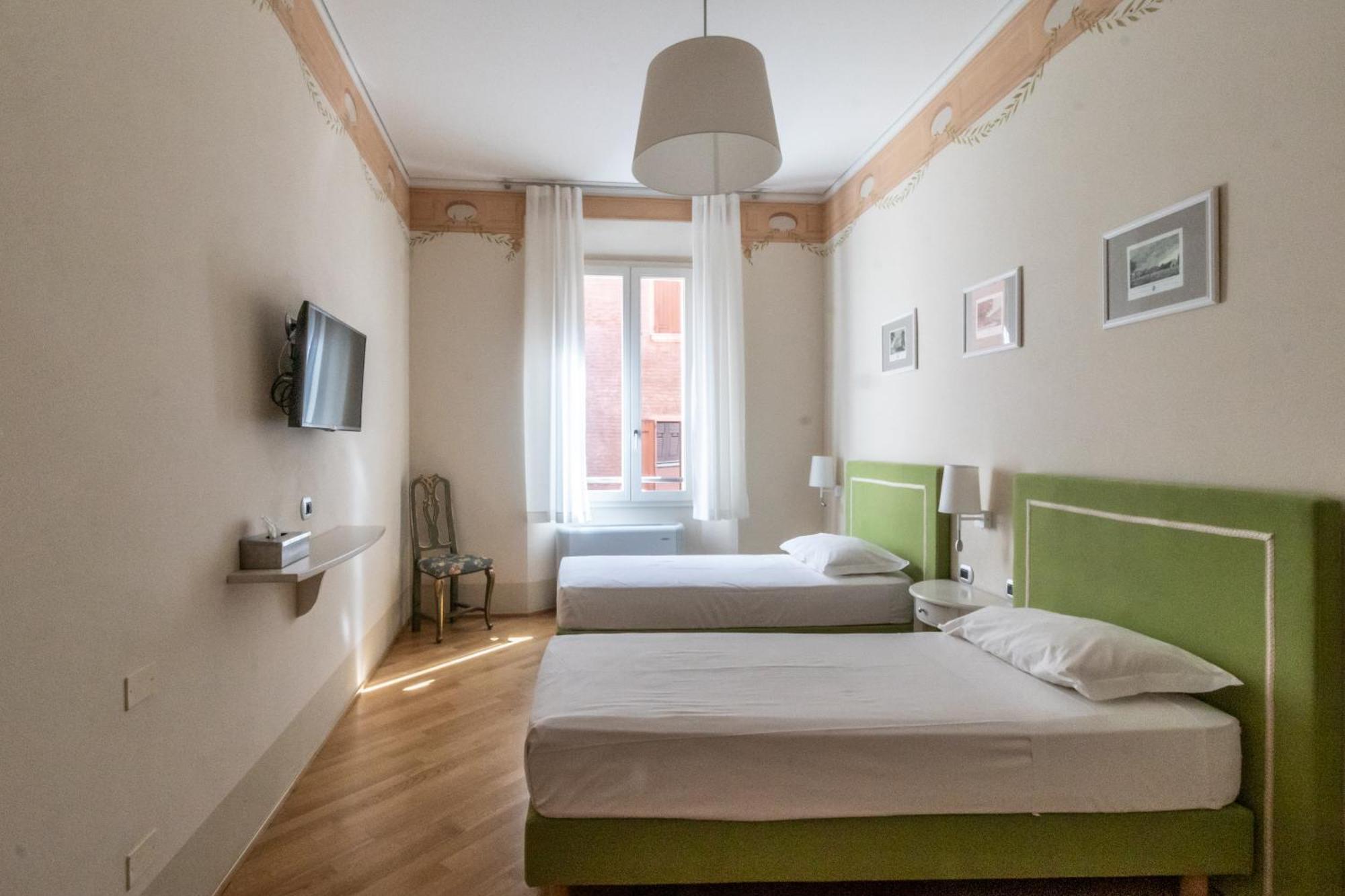 Maison d'hôtes Casa Isolani Luxury Piazza Maggiore 1 2*